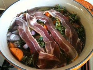 The pan ready to cook the rabbit