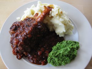 Lamb shanks in red wine